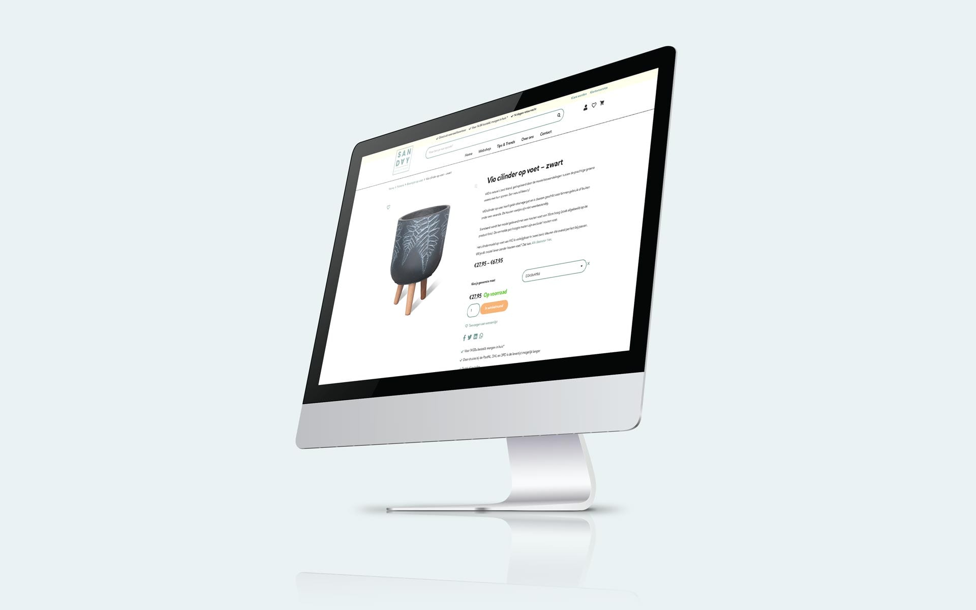 Productpagina van een bloempot op voet in de SANDAY-webshop op een iMac